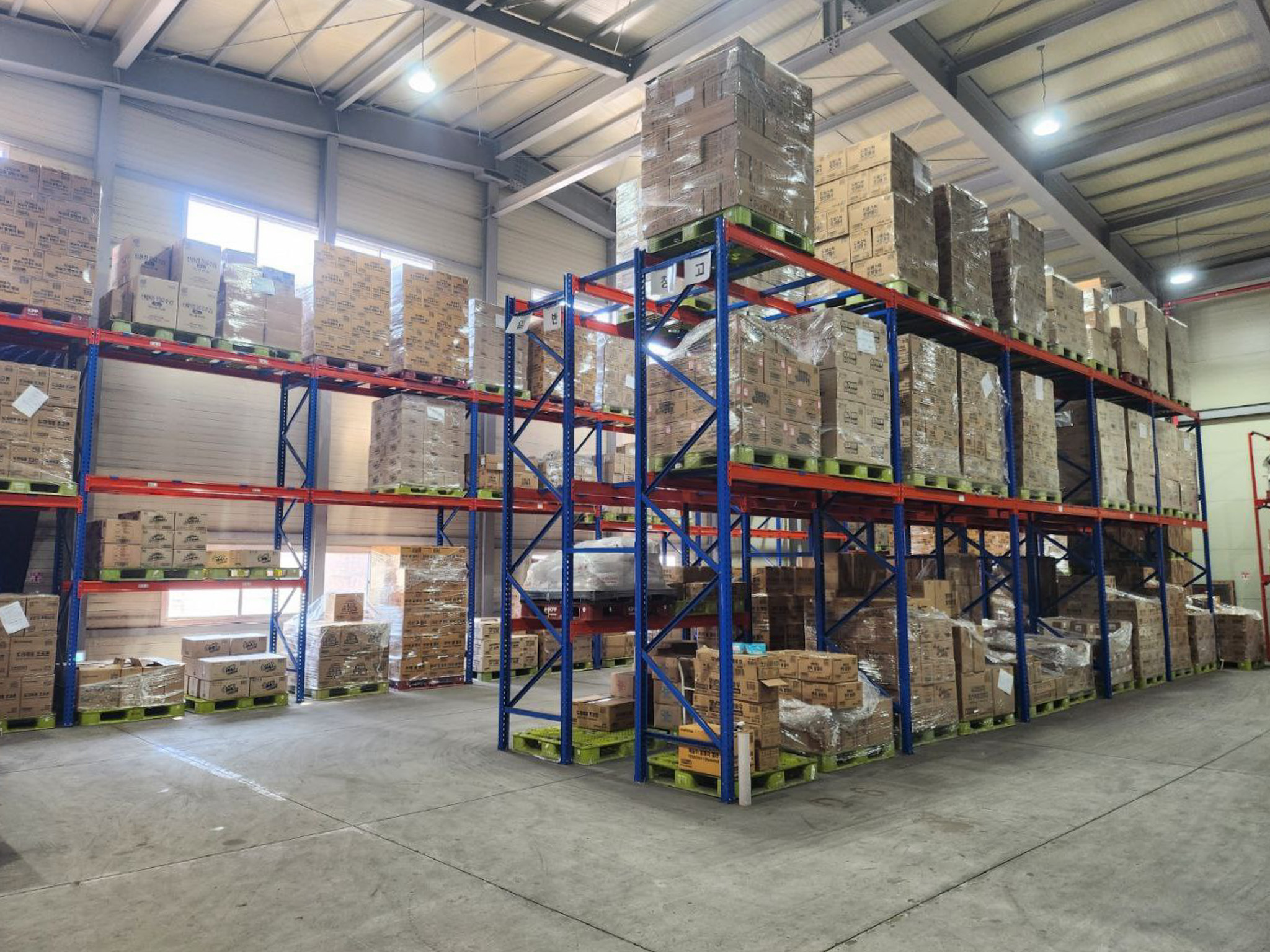물류센터 이미지 1